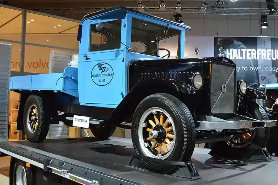 کامیون ولوو در دهه 30 بخش دوم
